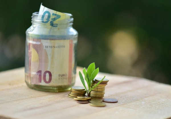 Quelles stratégies de réduction des coûts les petites entreprises de fabrication de jouets peuvent-elles employer sans compromettre la qualité ?