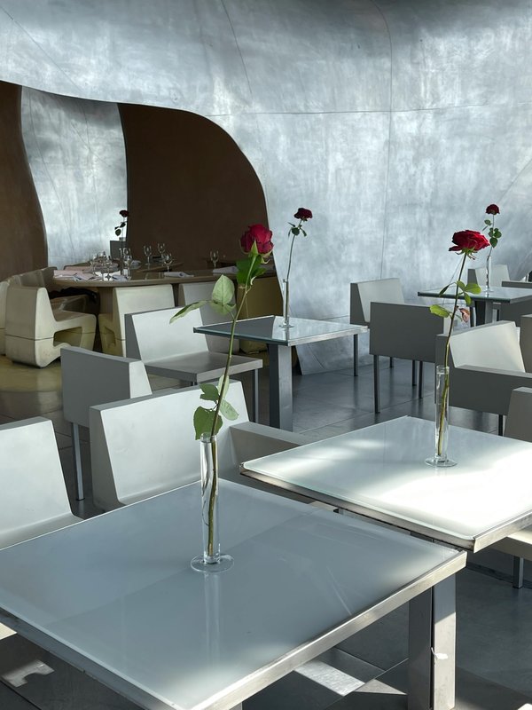 Mobilier pour restaurant associatif : l'élégance accessible